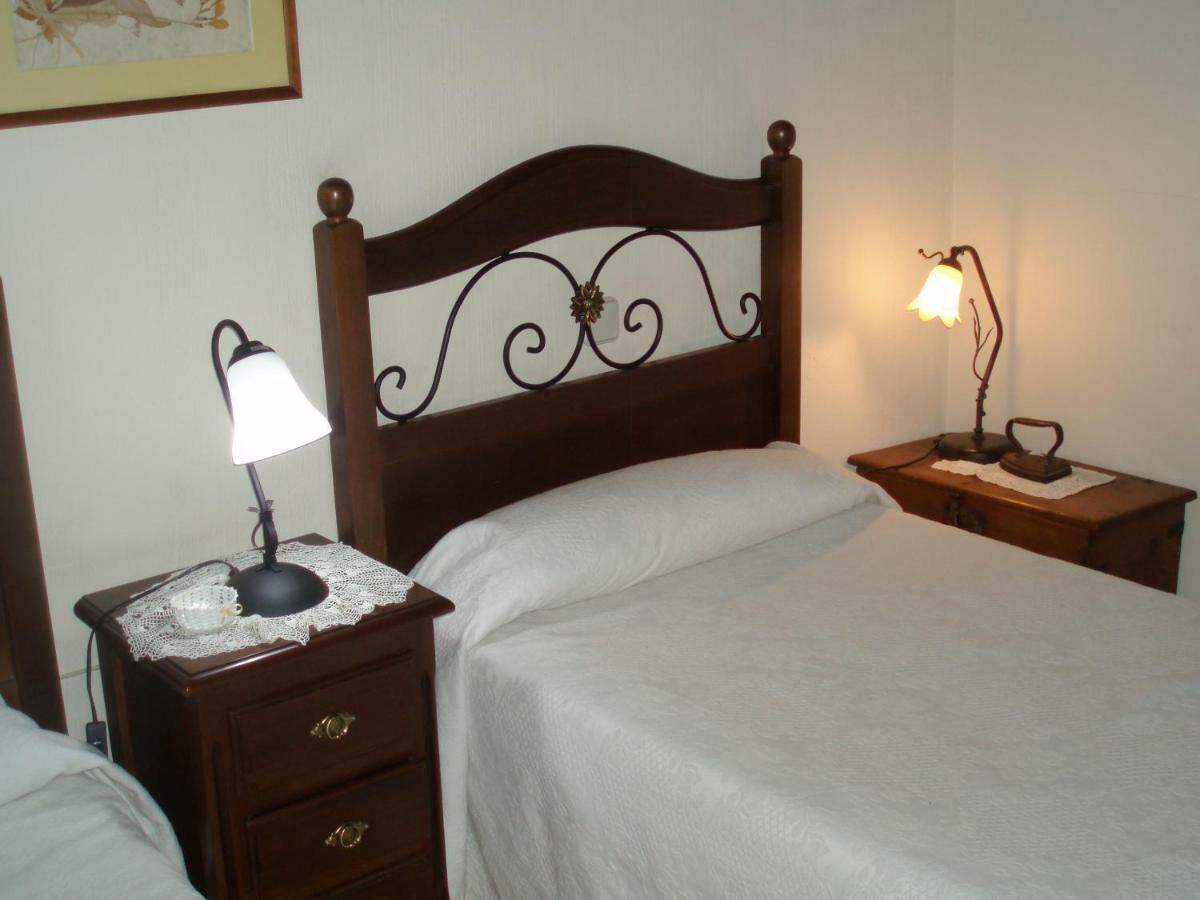 Hotel Rural La Huerta Montejo de la Vega de la Serrezuela ภายนอก รูปภาพ